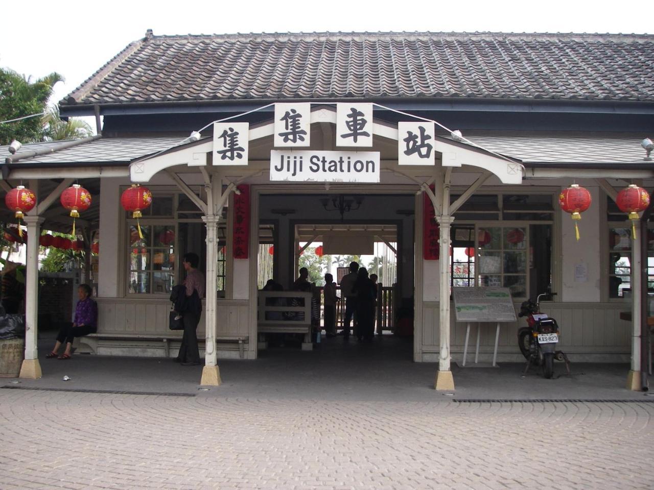 Chong Er Ya She Homestay Jiji Exteriör bild
